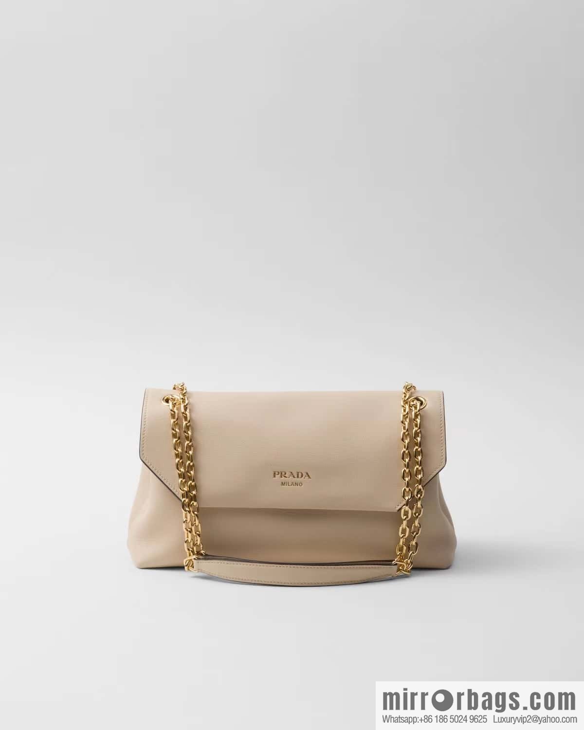 PRADA 🎉 new small 🎉 1BD371 women
