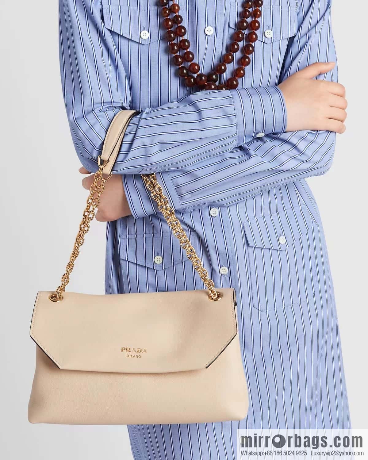 PRADA 🎉 new small 🎉 1BD371 women