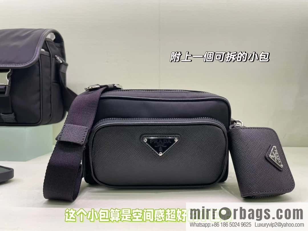 PRADA 🎉 new 🎉 2VH172/cross pattern
