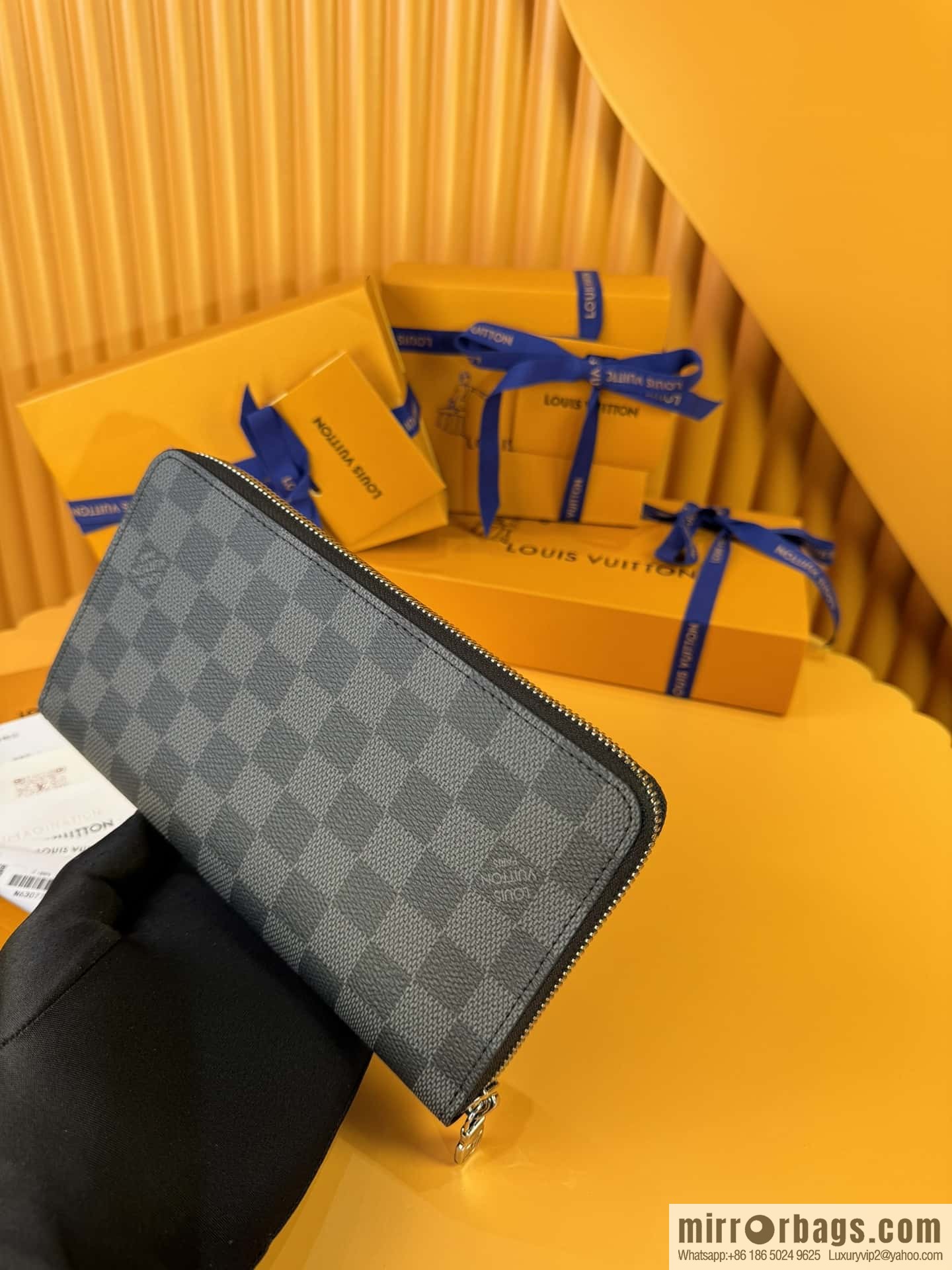 LV Zippy Wallet N63077 Premium