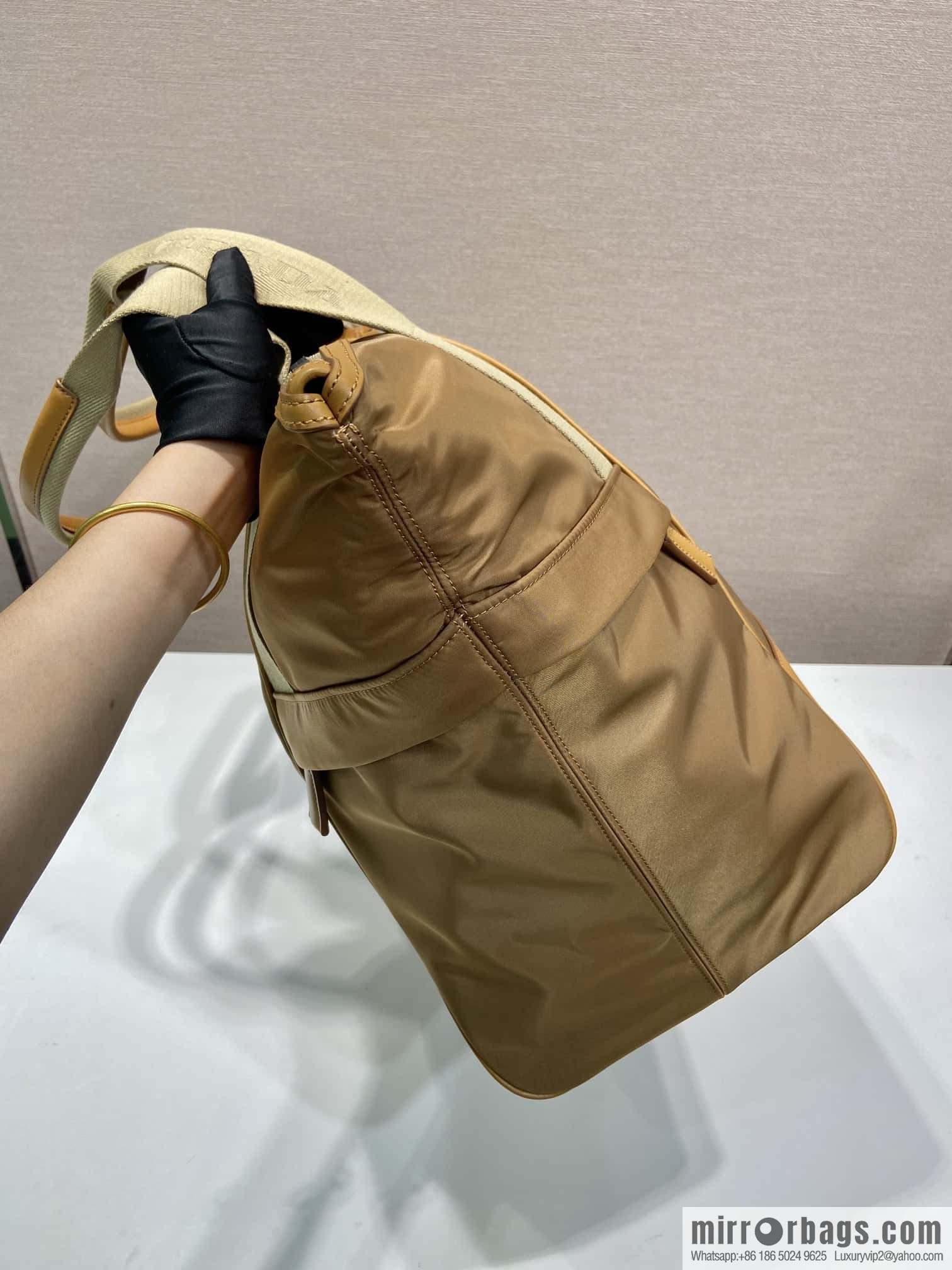 PRADA 🎉 new travel bag 🎉 2VC040