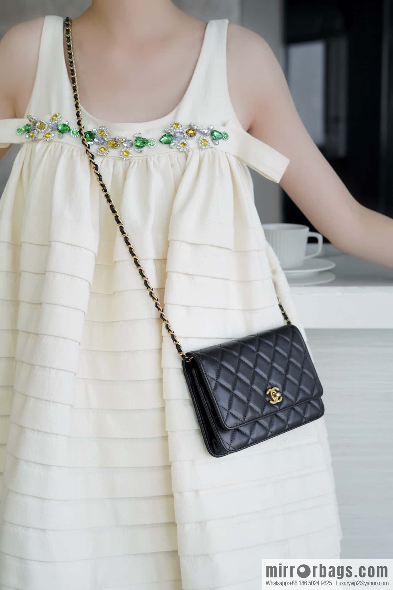 CHANEL π
Metal Ball Black AP1450