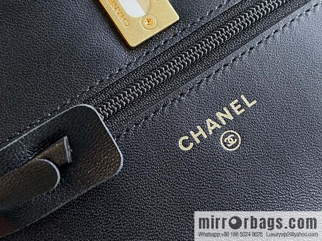 CHANEL π
Metal Ball Black AP1450