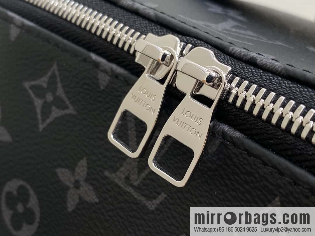 [Boutique‑grade] M11750 black flower M11508 toilet bag clutch bag series TOILETRY BAG toilet bag