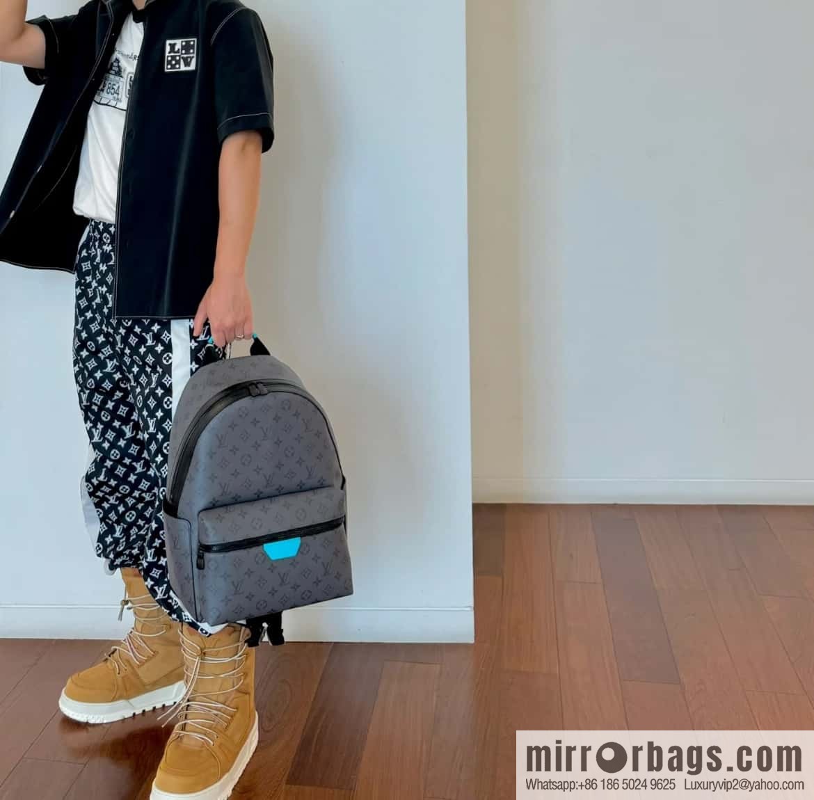[Boutique‑grade] M11641 blue/silver flower, backpack series DISCOVERY small backpack.