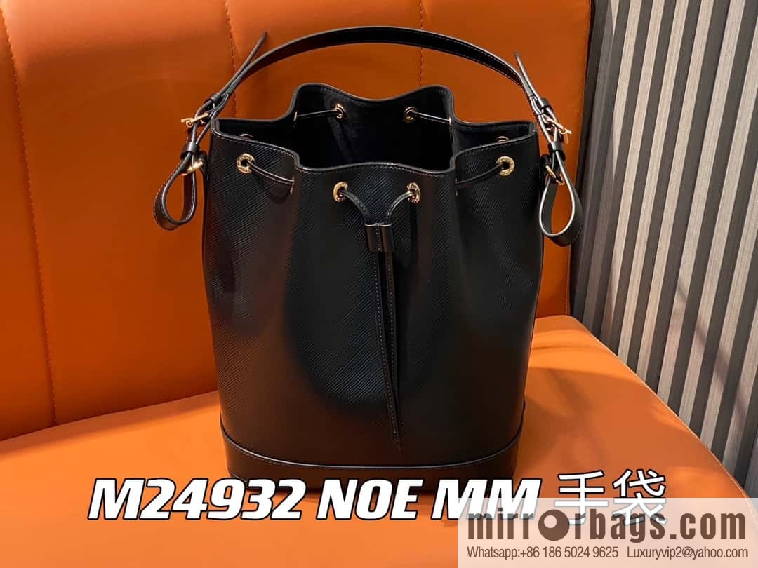 [Boutique‑grade] M24932 black, water ripple bucket bag NOE MM handbag