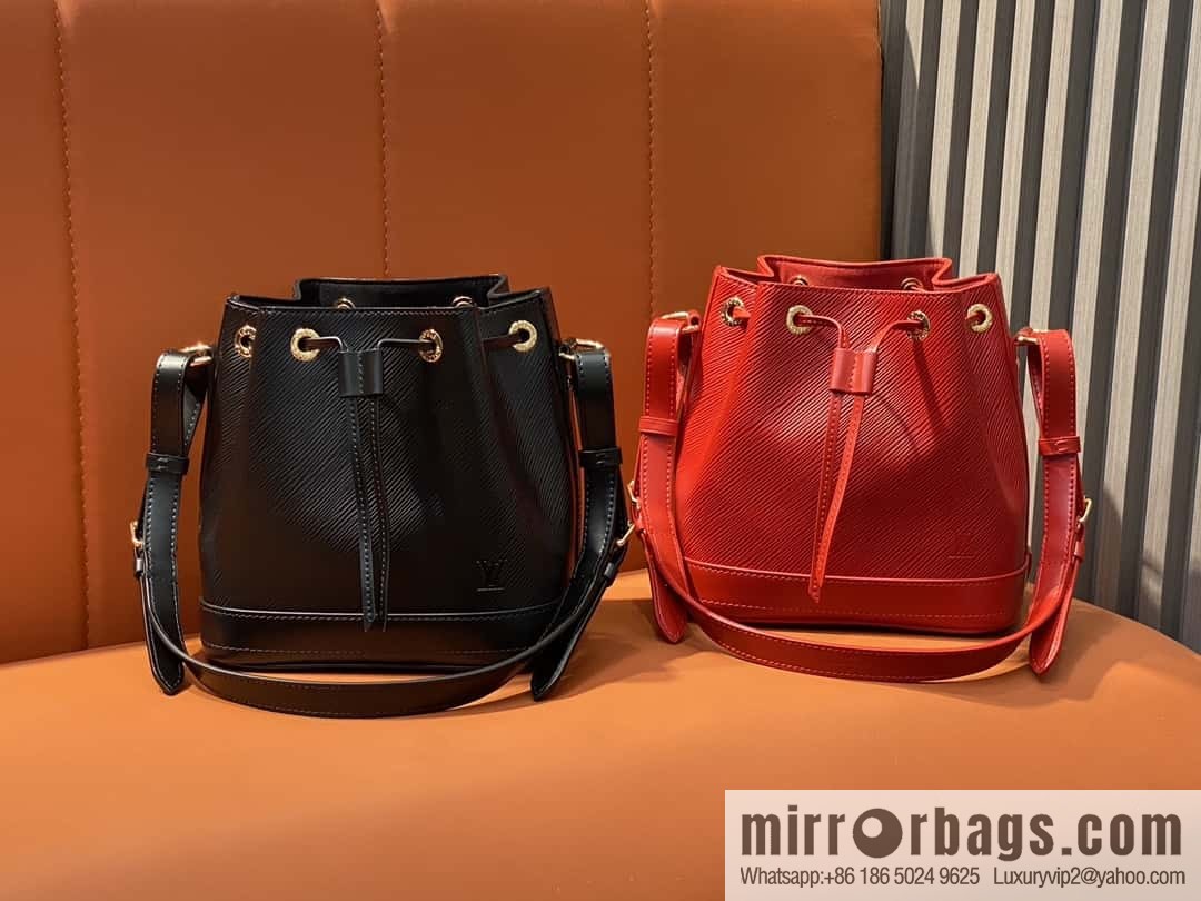 [Boutique‑grade] M24675 red, water ripple bucket bag NOE BB handbag