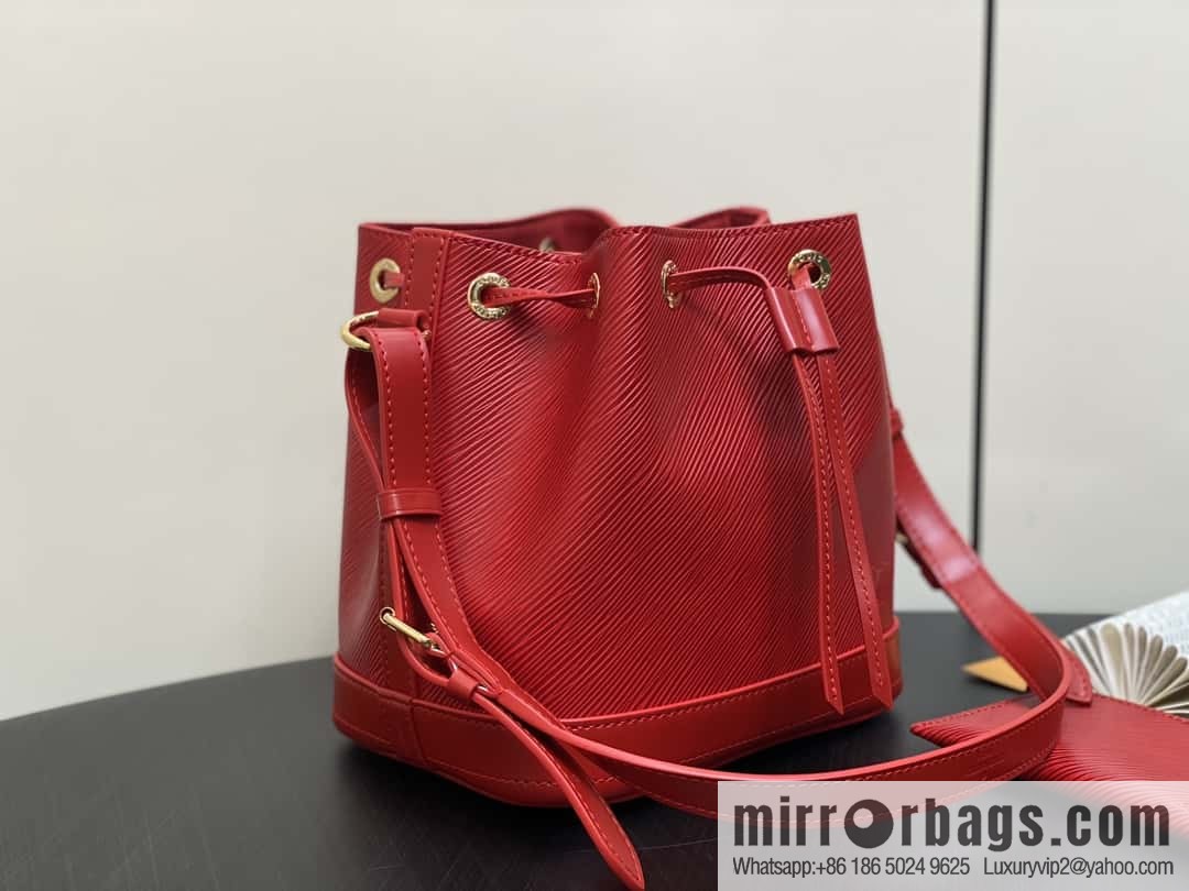 [Boutique‑grade] M24675 red, water ripple bucket bag NOE BB handbag