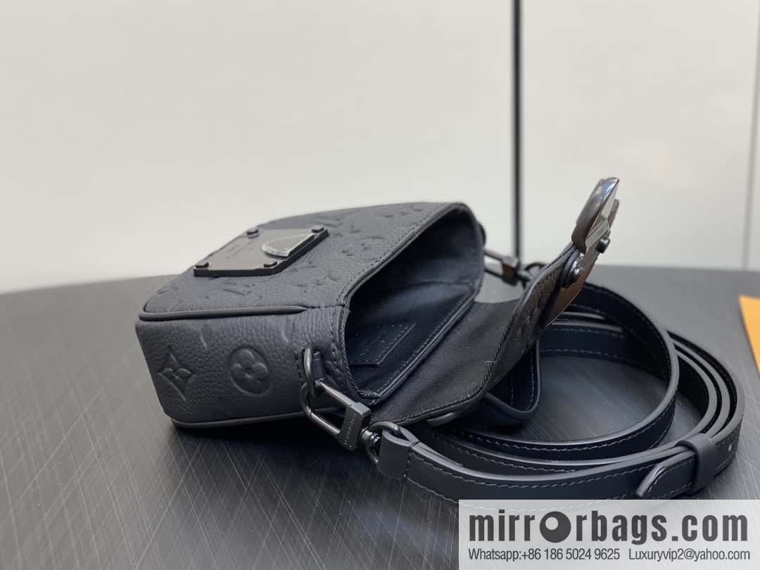 [Boutique‑grade] M83148 black flower, men's bag, mini mailman bag series Pico S-Lock handbag, Darth Vader (copy)