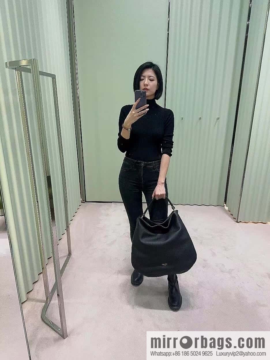 PRADA 🎉 new tote bag 🎉 1BC219 black
