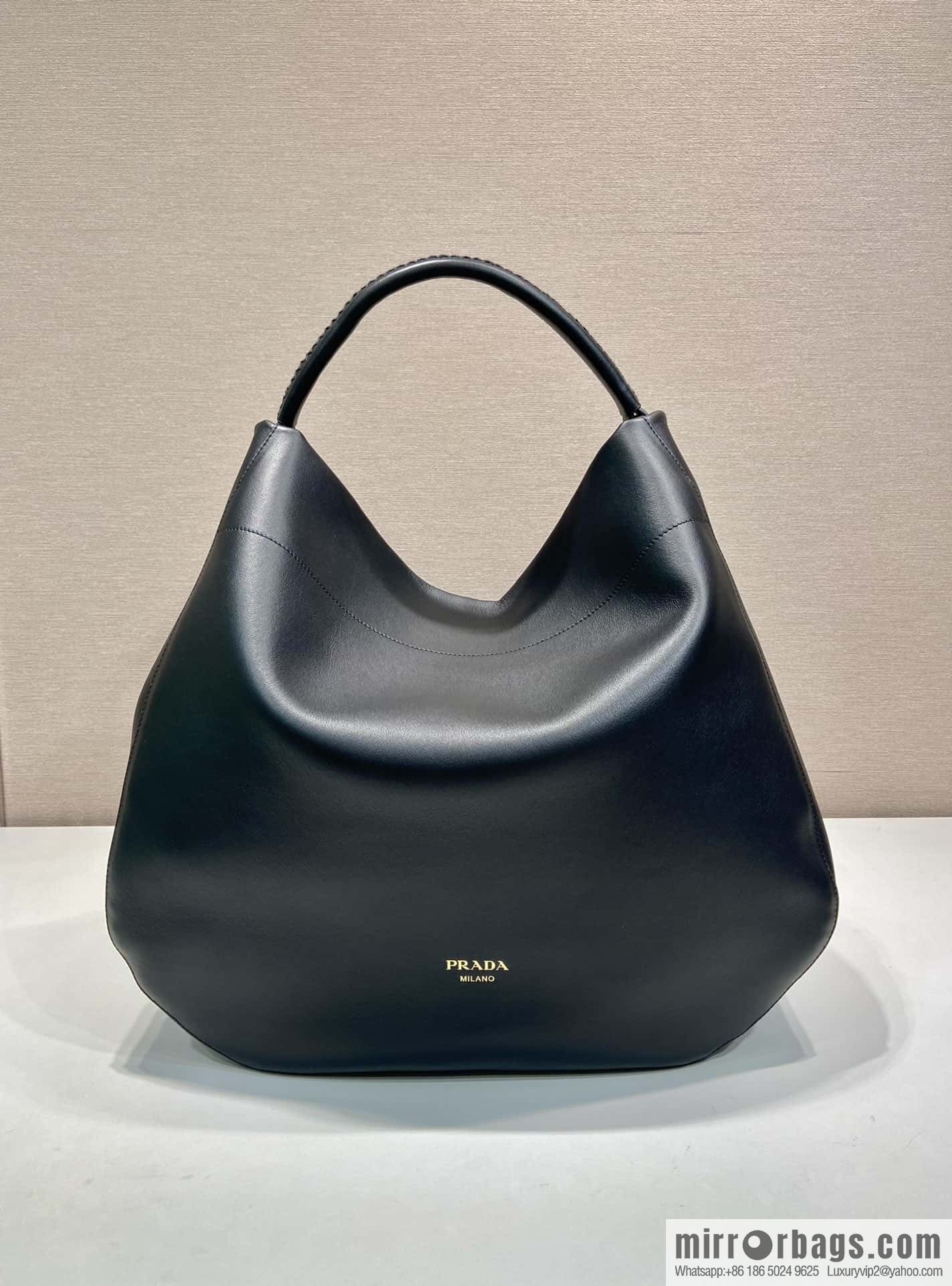PRADA 🎉 new tote bag 🎉 1BC219 black