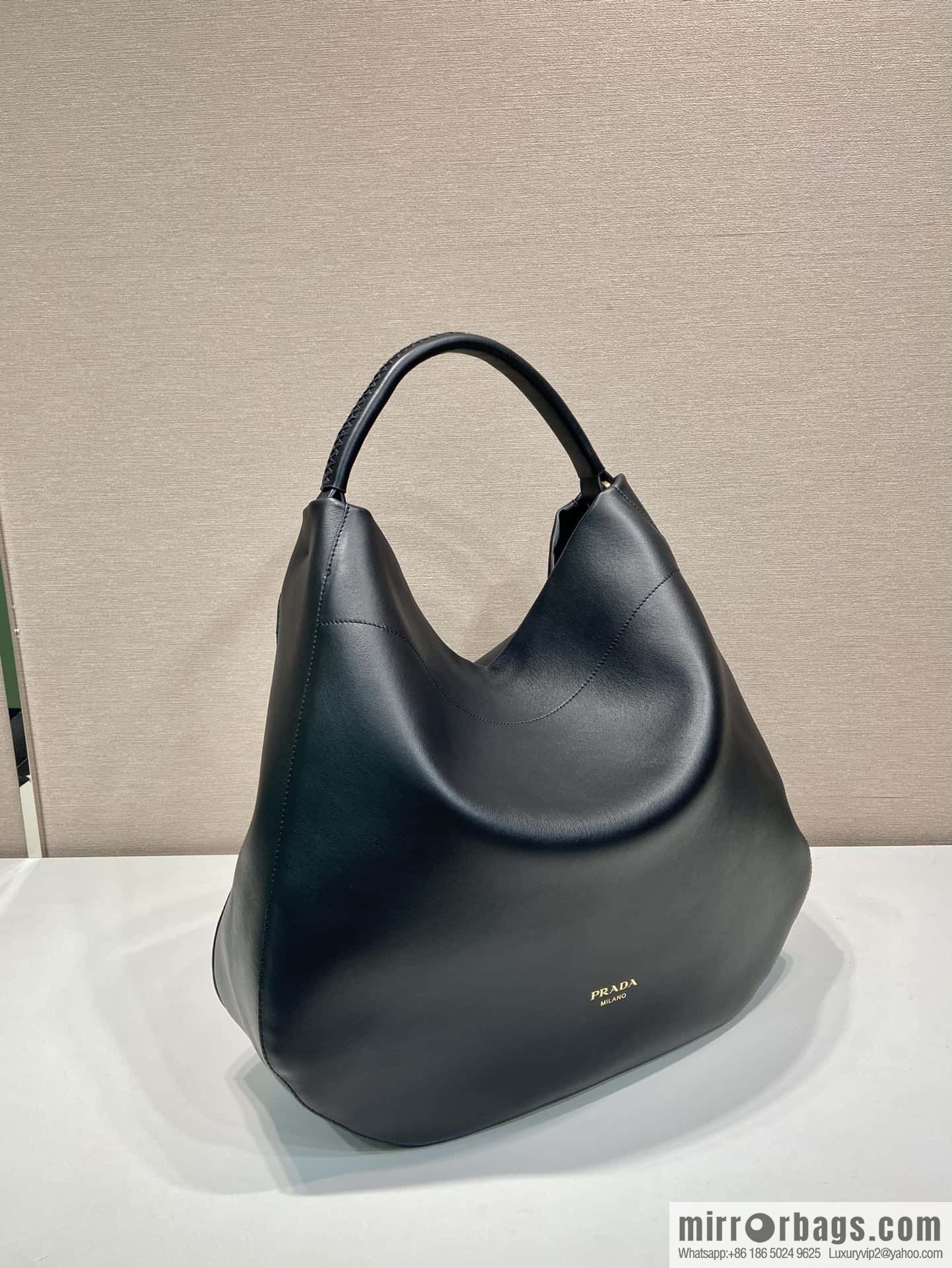 PRADA 🎉 new tote bag 🎉 1BC219 black