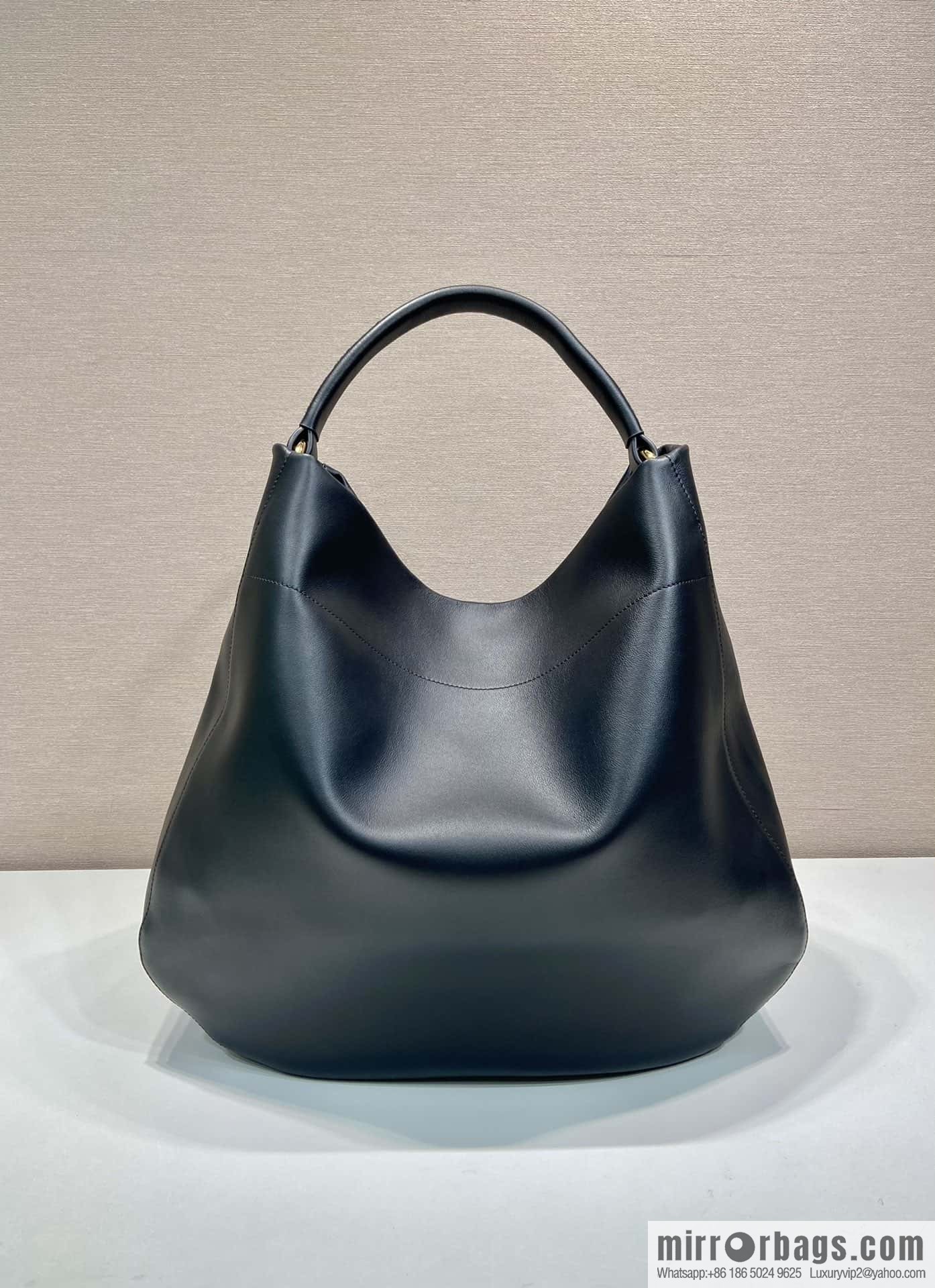 PRADA 🎉 new tote bag 🎉 1BC219 black