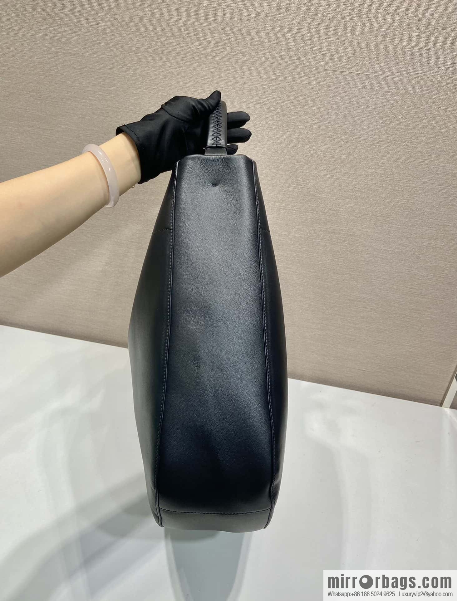 PRADA 🎉 new tote bag 🎉 1BC219 black