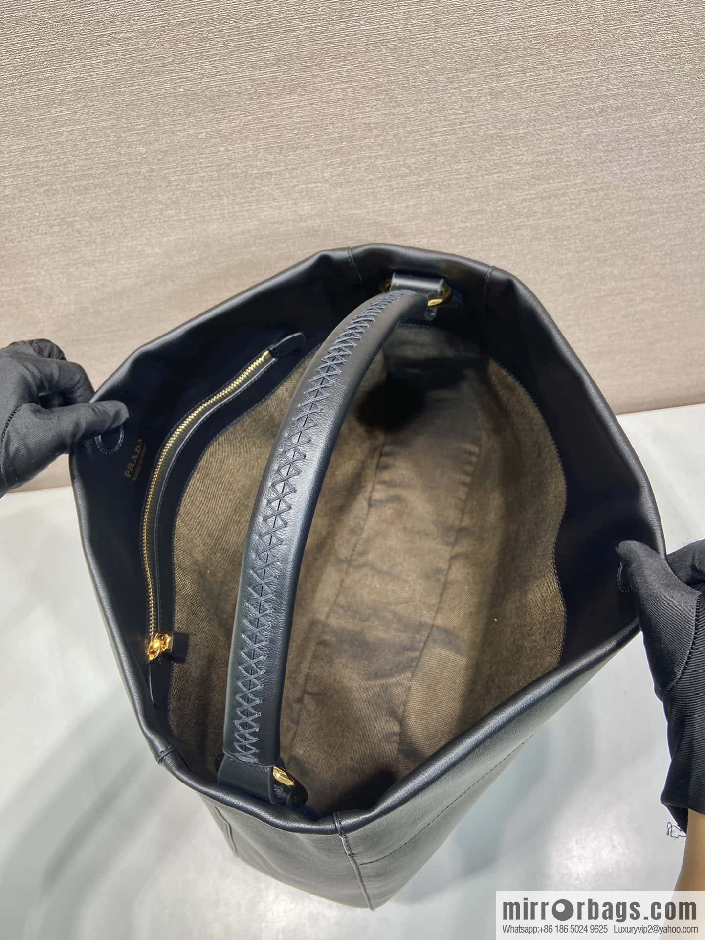 PRADA 🎉 new tote bag 🎉 1BC219 black