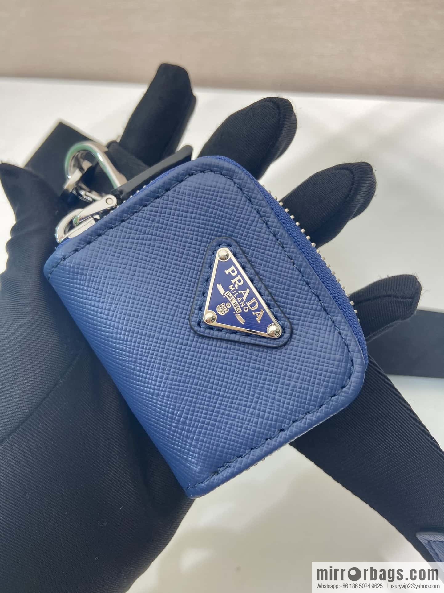 PRADA 🎉 new 🎉 2VH170 🎉🎉 new color