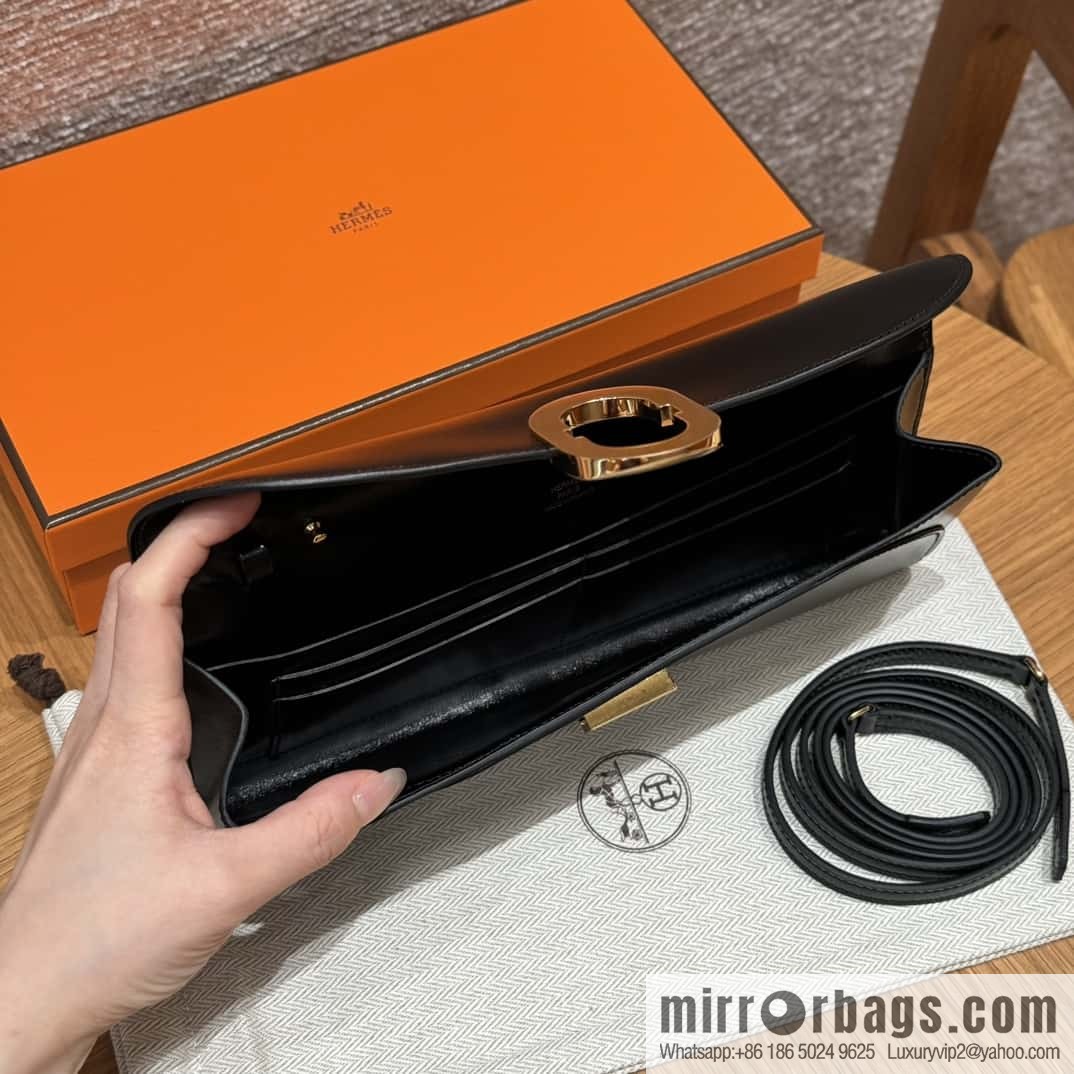 Chaine d'Ancre To Go Wallet, Golden Buckle with Pig Nose Togo