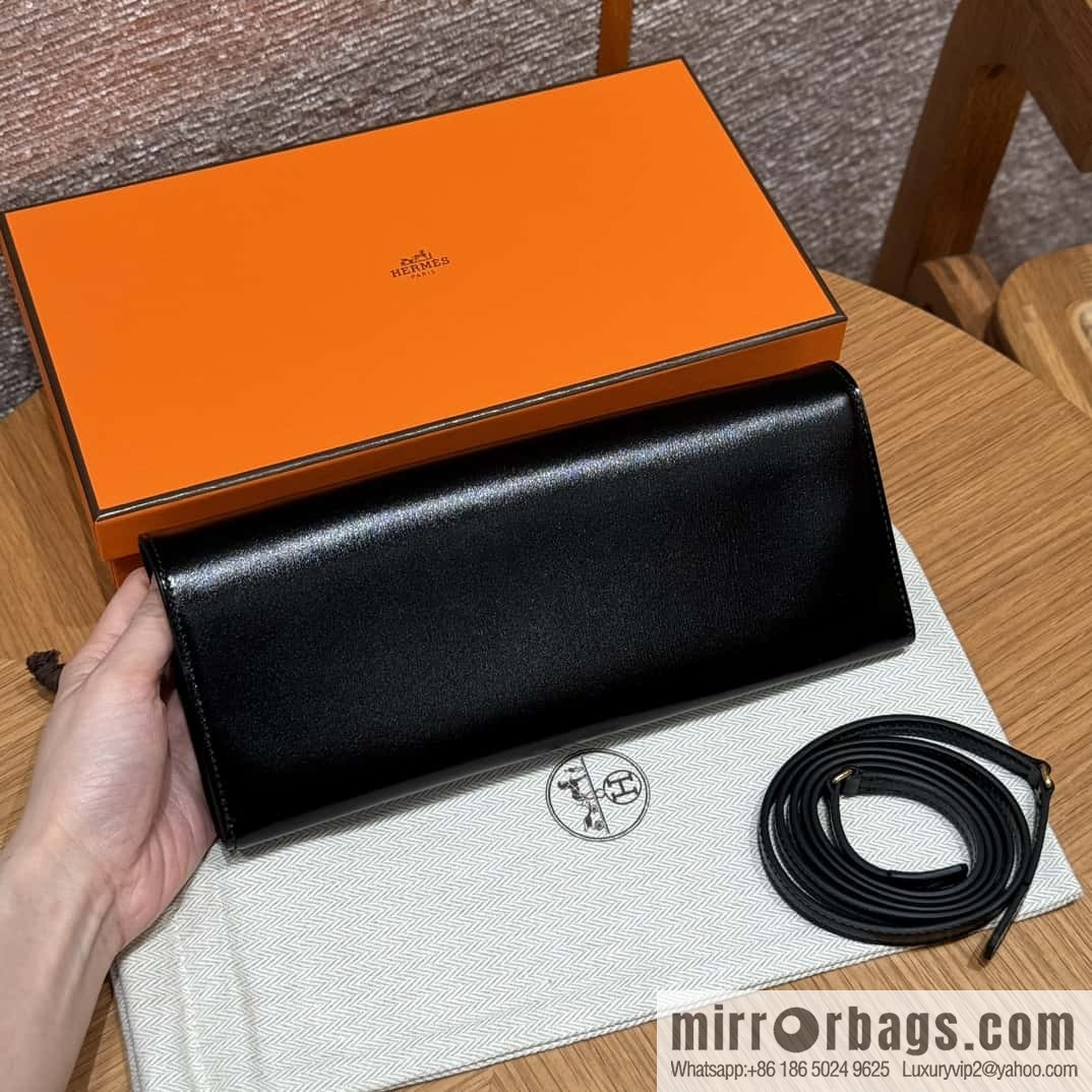 Chaine d'Ancre To Go Wallet, Golden Buckle with Pig Nose Togo