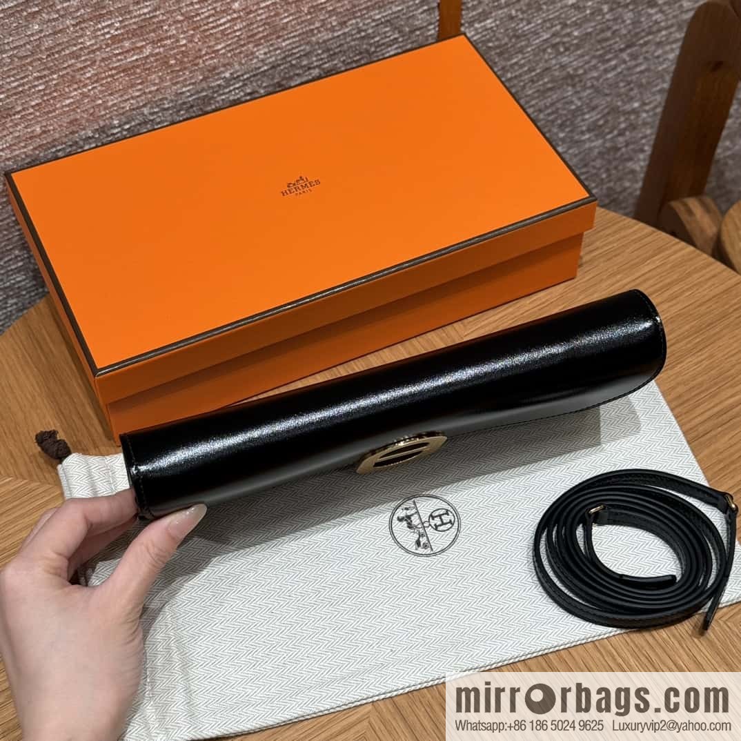 Chaine d'Ancre To Go Wallet, Golden Buckle with Pig Nose Togo