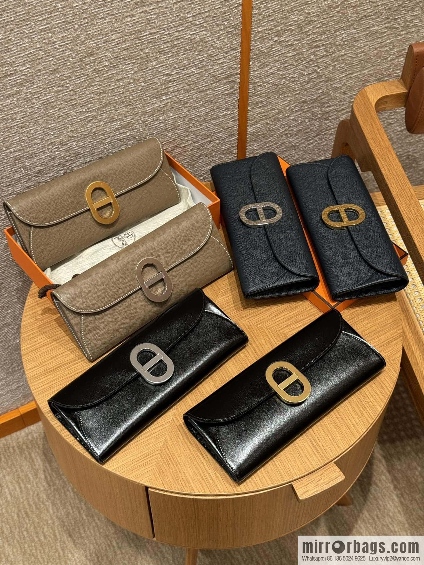 Chaine d'Ancre To Go wallet, pig nose togo elephant gray silver buckle