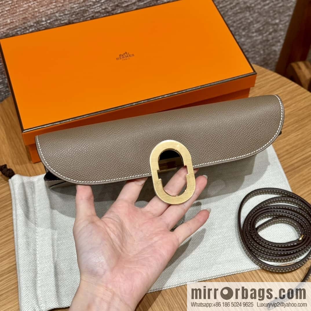 Chaine d'Ancre To Go Wallet, Pig Nose Togo Elephant Grey Gold Buckle