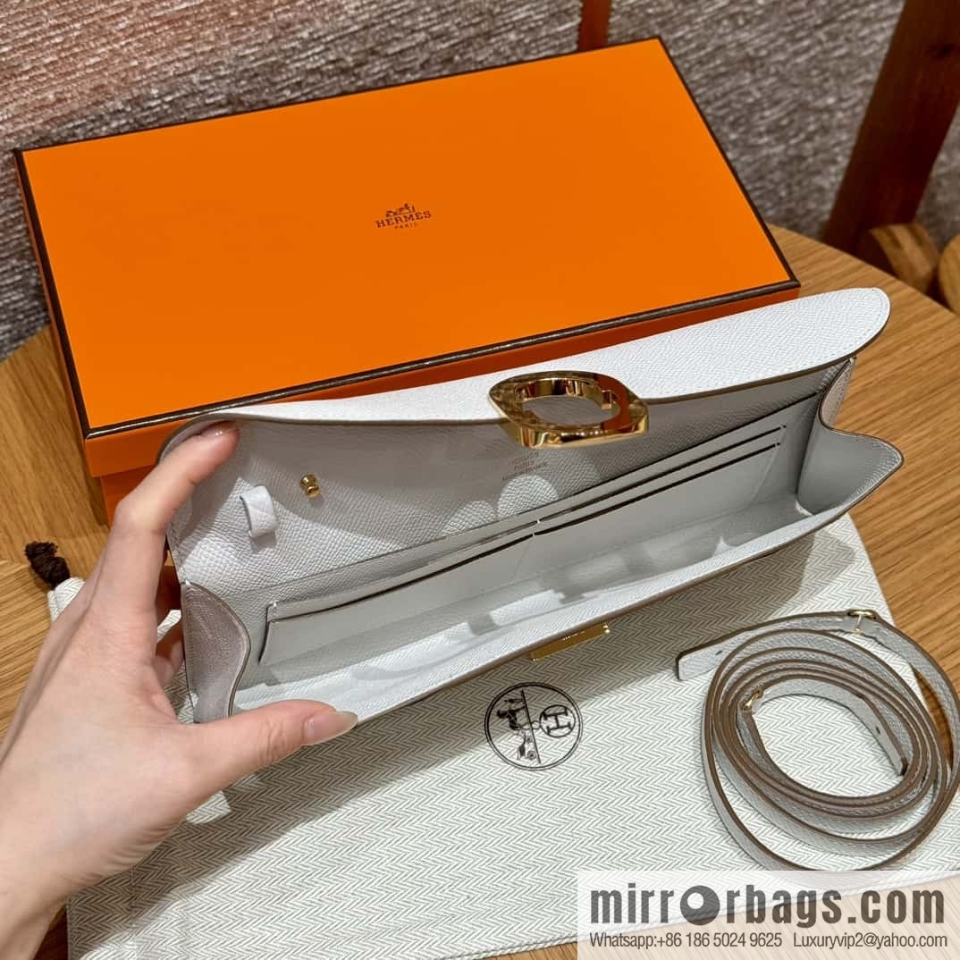 Chaine d'Ancre To Go wallet, pig nose togo milk grey gold buckle