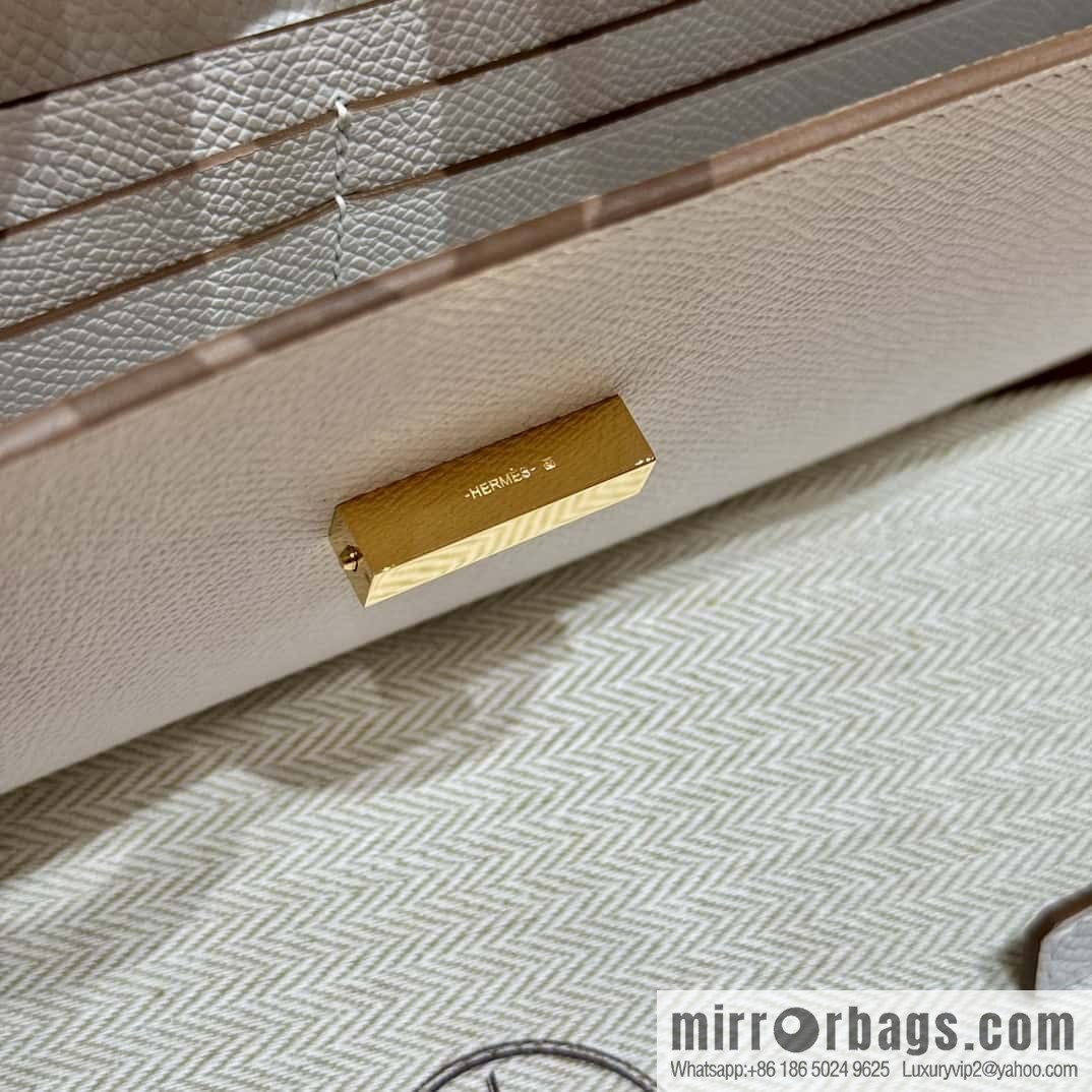 Chaine d'Ancre To Go wallet, pig nose togo milk grey gold buckle