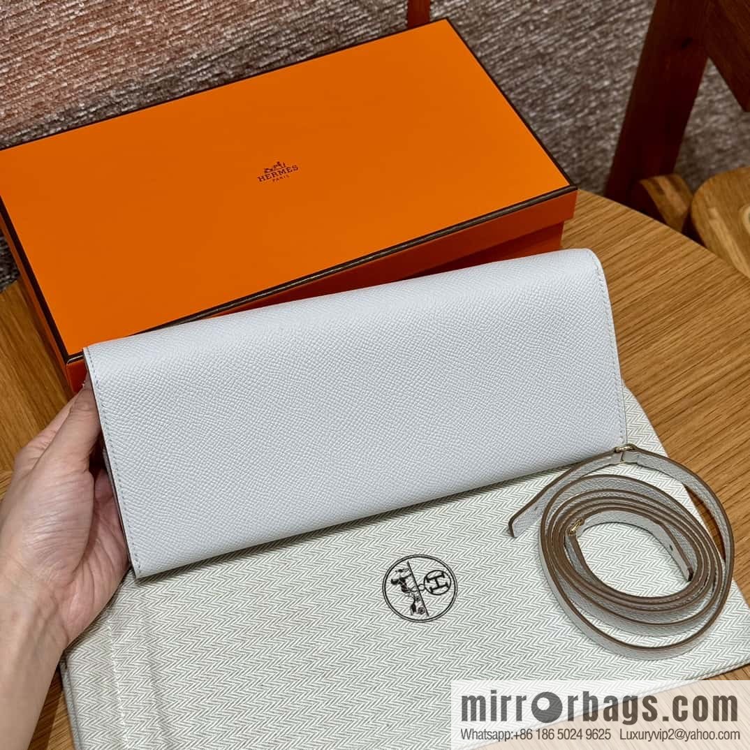 Chaine d'Ancre To Go wallet, pig nose togo milk grey gold buckle
