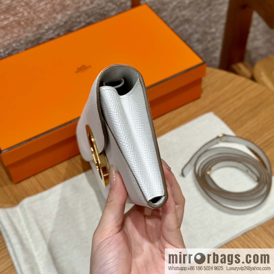 Chaine d'Ancre To Go wallet, pig nose togo milk grey gold buckle