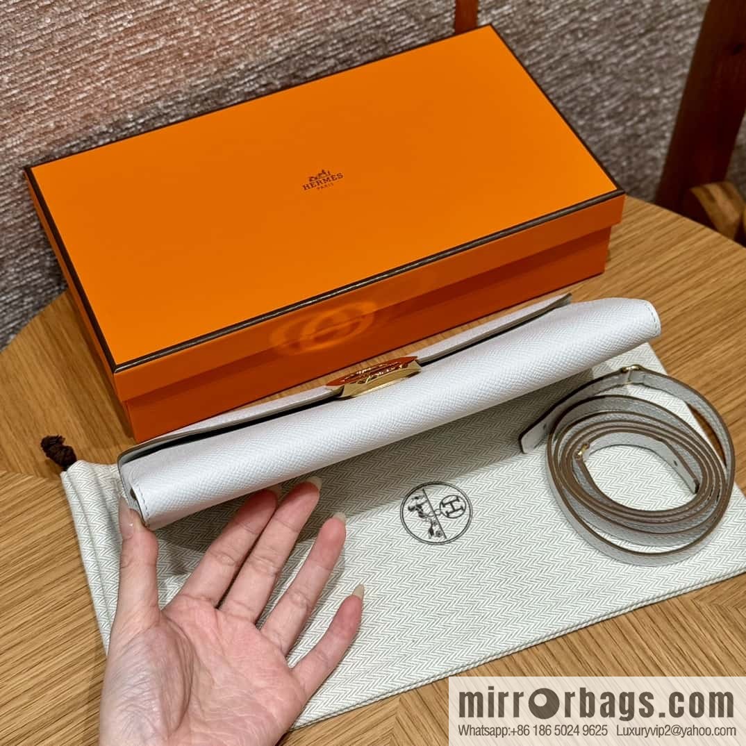 Chaine d'Ancre To Go wallet, pig nose togo milk grey gold buckle