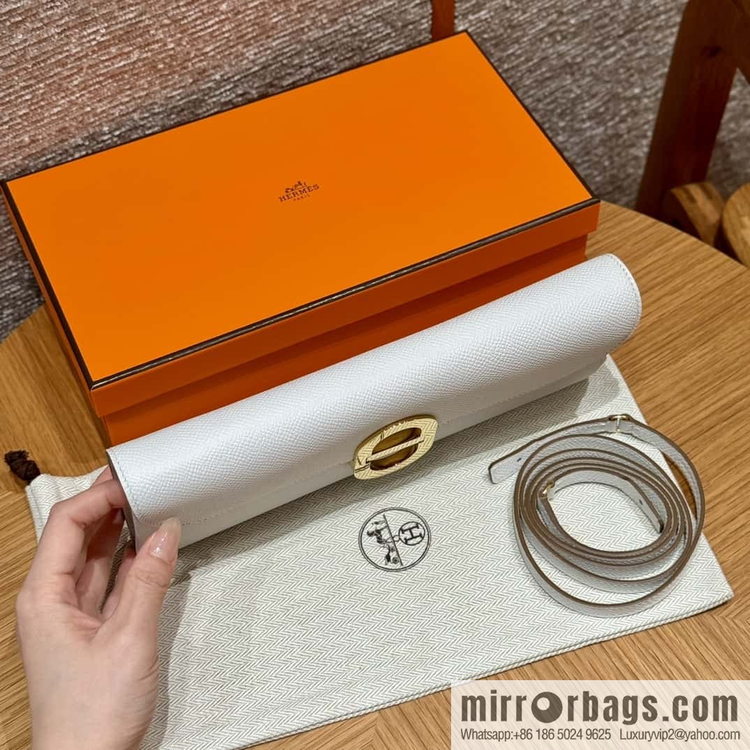 Chaine d'Ancre To Go wallet, pig nose togo milk grey gold buckle