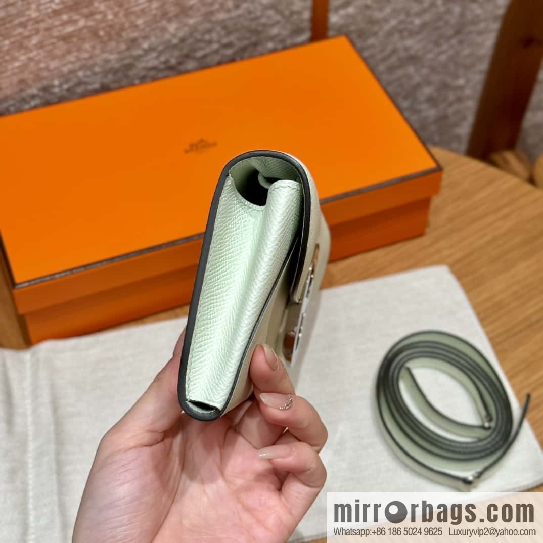 Chaine d'Ancre To Go Wallet, Pig Nose Togo Bubble Green Silver Buckle