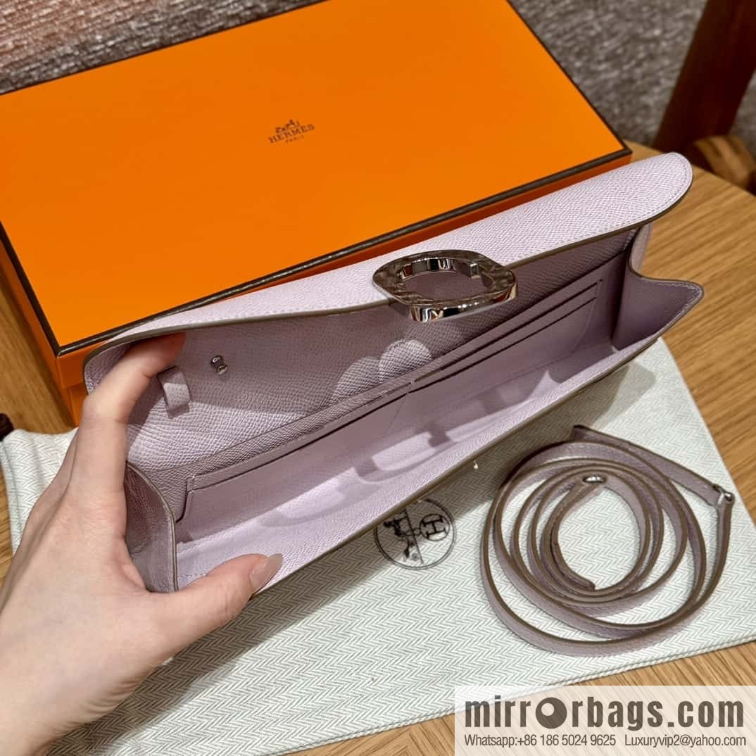 Chaine d'Ancre To Go wallet, pig nose togo lilac silver buckle
