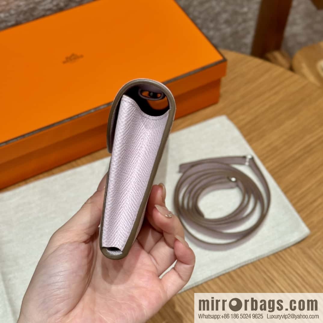 Chaine d'Ancre To Go wallet, pig nose togo lilac silver buckle