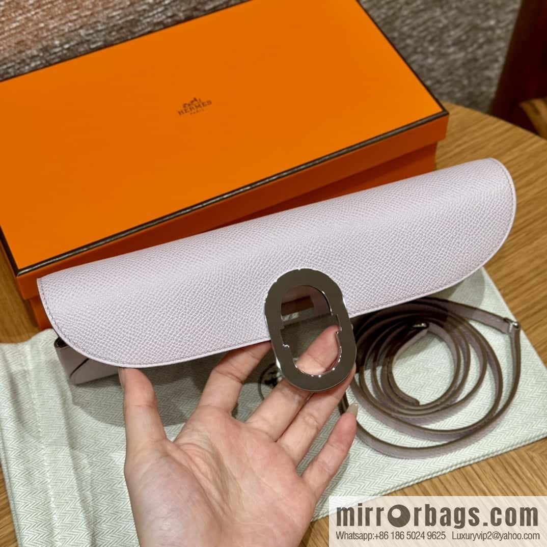 Chaine d'Ancre To Go wallet, pig nose togo lilac silver buckle