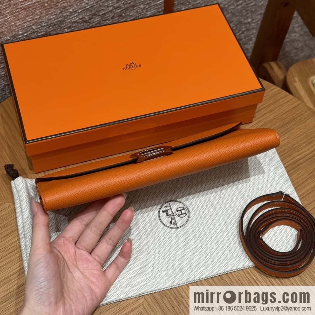 Chaine d'Ancre To Go Wallet, Pig Nose Togo Orange Silver Buckle