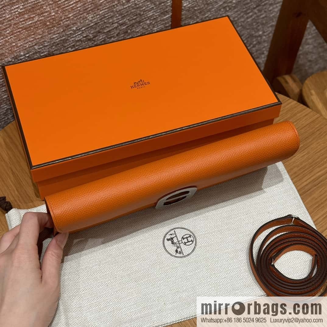 Chaine d'Ancre To Go Wallet, Pig Nose Togo Orange Silver Buckle
