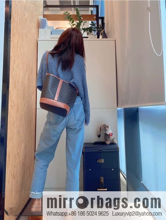 CELINE TRIOMPHE CANVAS Medium Barrel 191132