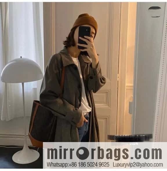 CELINE TRIOMPHE CANVAS Medium Barrel 191132