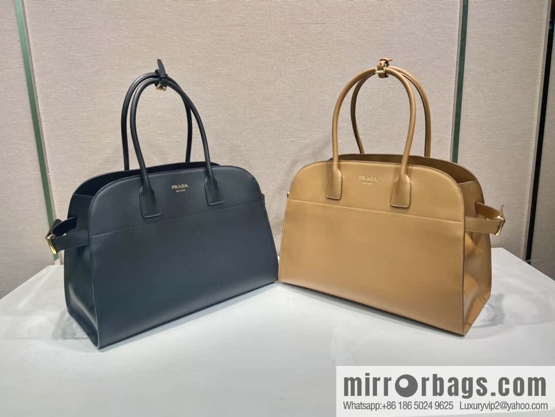 PRADA 🎉 new tote bag 🎉 1BG508