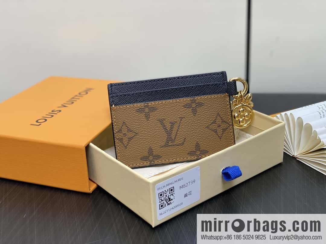 [Boutique‑grade] M82739 yellow flower, card bag wallet series, 5 LV Charms business card~