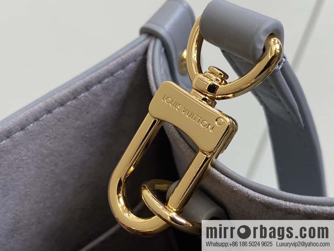 [Boutique‑grade] M12465 shark gray silk screen printing, full leather square bag series, this OnTheGo small handbag.