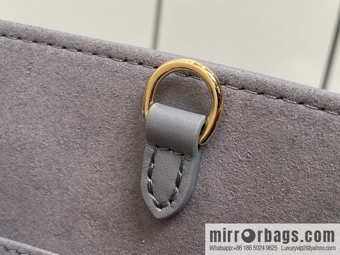 [Boutique‑grade] M12465 shark gray silk screen printing, full leather square bag series, this OnTheGo small handbag.