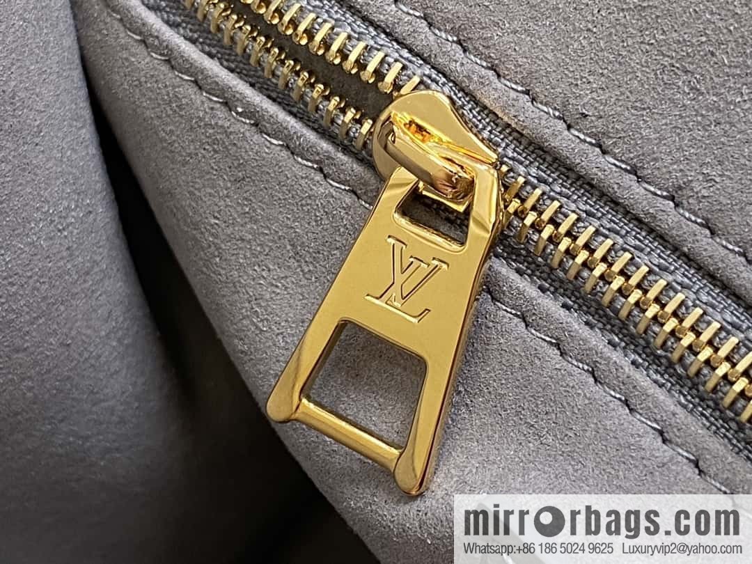 [Boutique‑grade] M12465 shark gray silk screen printing, full leather square bag series, this OnTheGo small handbag.