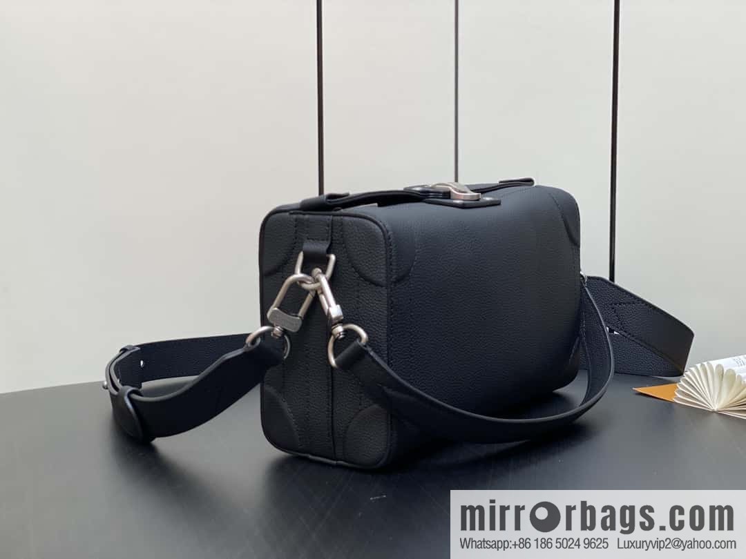 [Boutique‑grade] M11615 black full leather men's bag mailman bag series SOUL SIDE TRUNK EAST WEST mailman handbag