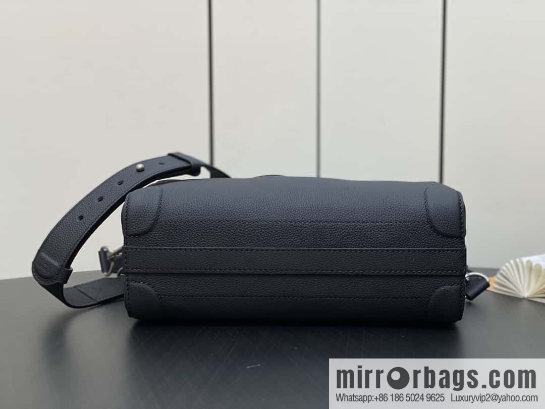 [Boutique‑grade] M11615 black full leather men's bag mailman bag series SOUL SIDE TRUNK EAST WEST mailman handbag