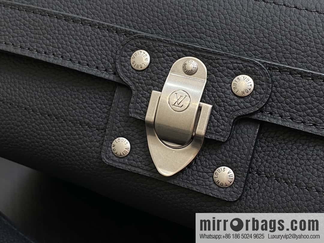 [Boutique‑grade] M11615 black full leather men's bag mailman bag series SOUL SIDE TRUNK EAST WEST mailman handbag
