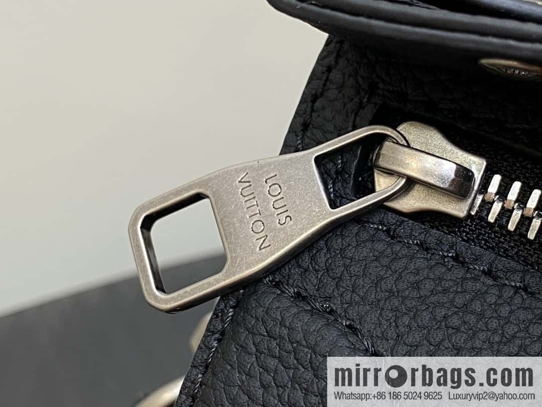[Boutique‑grade] M11615 black full leather men's bag mailman bag series SOUL SIDE TRUNK EAST WEST mailman handbag