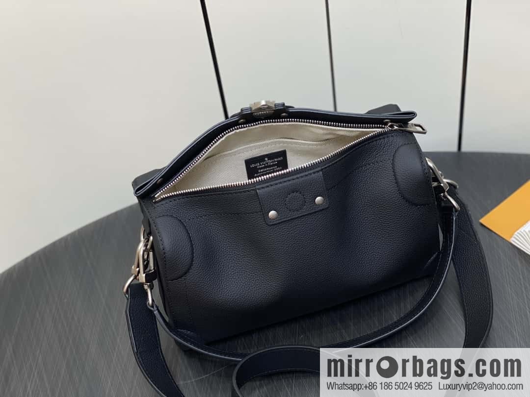 [Boutique‑grade] M11615 black full leather men's bag mailman bag series SOUL SIDE TRUNK EAST WEST mailman handbag