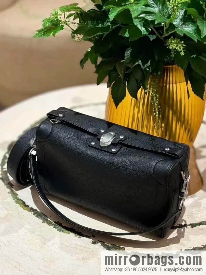 [Boutique‑grade] M11615 black full leather men's bag mailman bag series SOUL SIDE TRUNK EAST WEST mailman handbag